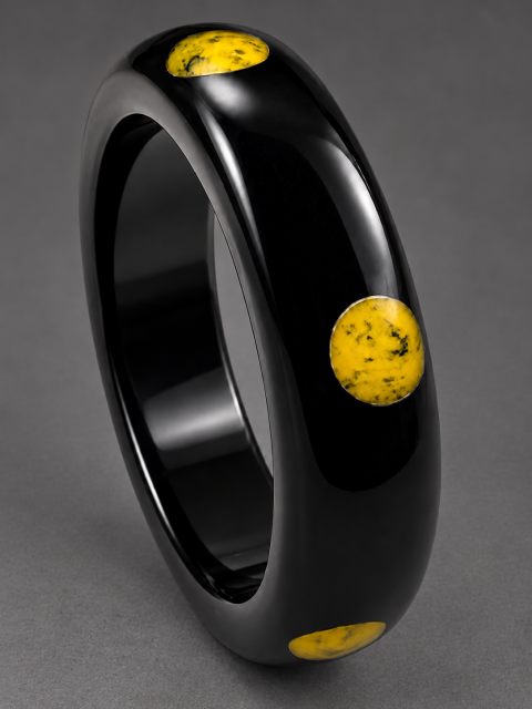 BB171 vintage black bakelite bangle with 6 marbled pale yellow up and down dots